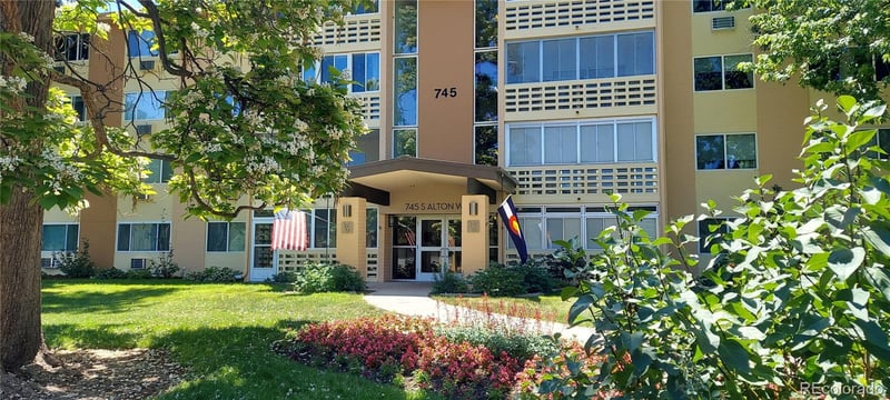 745 Alton Way #4C, Denver, CO 80247