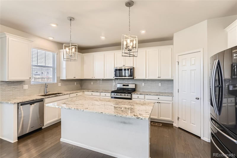 15994 Otero Cir, Englewood, CO 80112