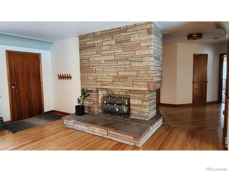 441 11th St, Loveland, CO 80537