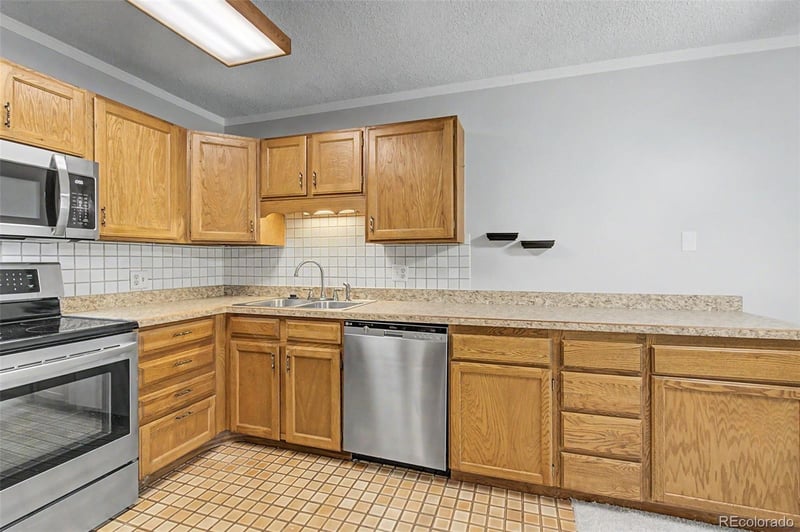 13500 E Cornell Ave #205, Aurora, CO 80014