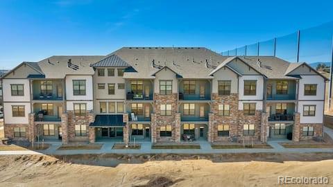 285 High Point Dr #H203, Longmont, CO 80504