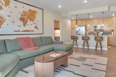 285 High Point Dr #H203, Longmont, CO 80504
