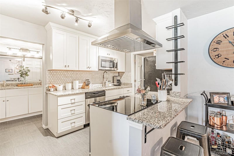 700 Washington St #207, Denver, CO 80203