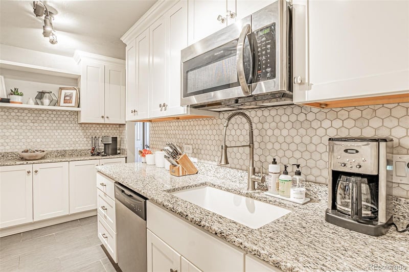 700 Washington St #207, Denver, CO 80203