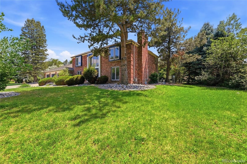 5875 Goldsmith Pl, Englewood, CO 80111