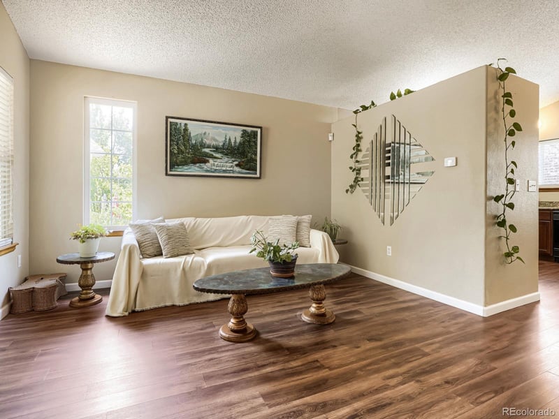 2153 S Ventura St, Aurora, CO 80013