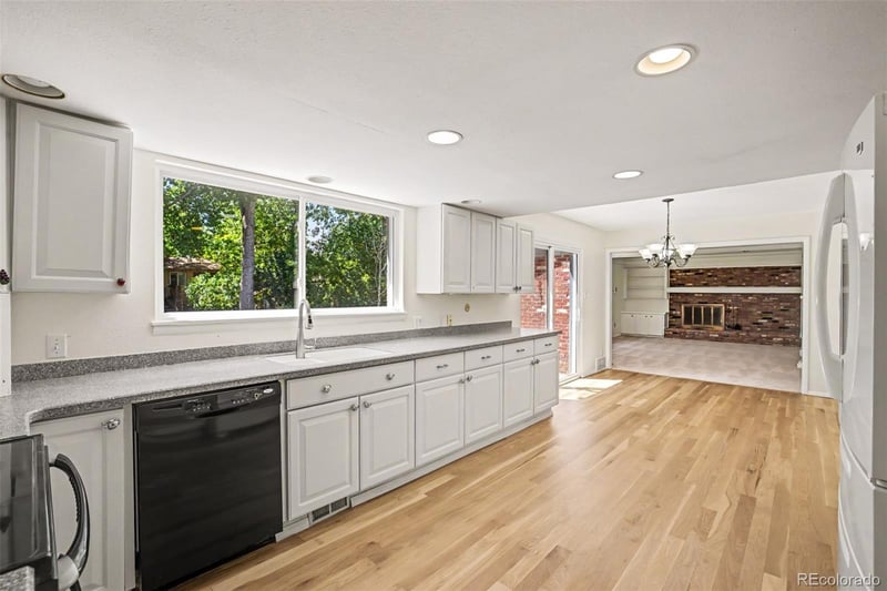 5496 W Hinsdale Pl, Littleton, CO 80128
