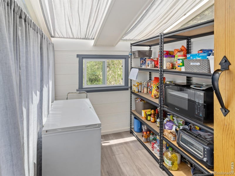 417 Dunraven Glade Rd, Glen Haven, CO 80532
