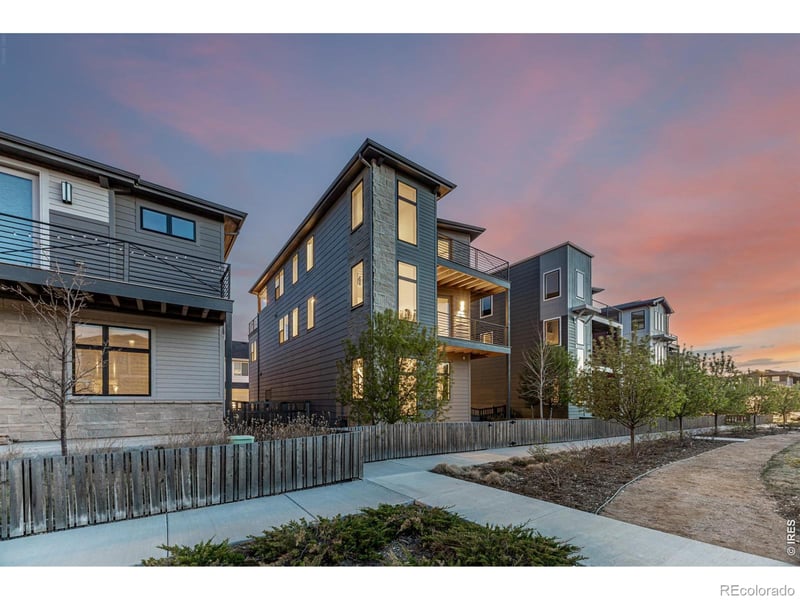 6034 Nepal St, Aurora, CO 80019