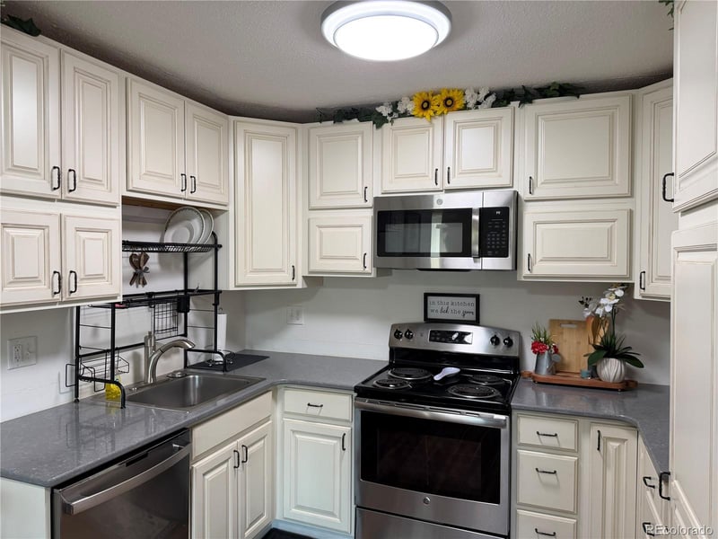 7020 E Girard Ave #405, Denver, CO 80224