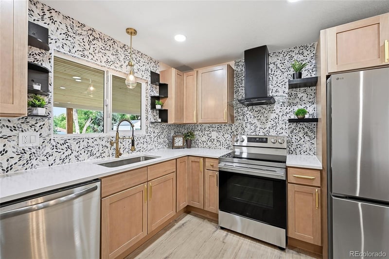 580 S Field Ct, Lakewood, CO 80226