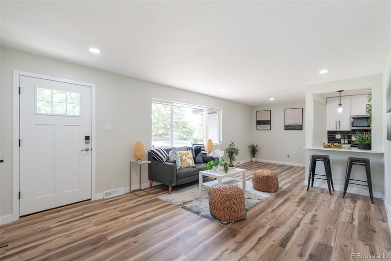 562 Lima St, Aurora, CO 80010