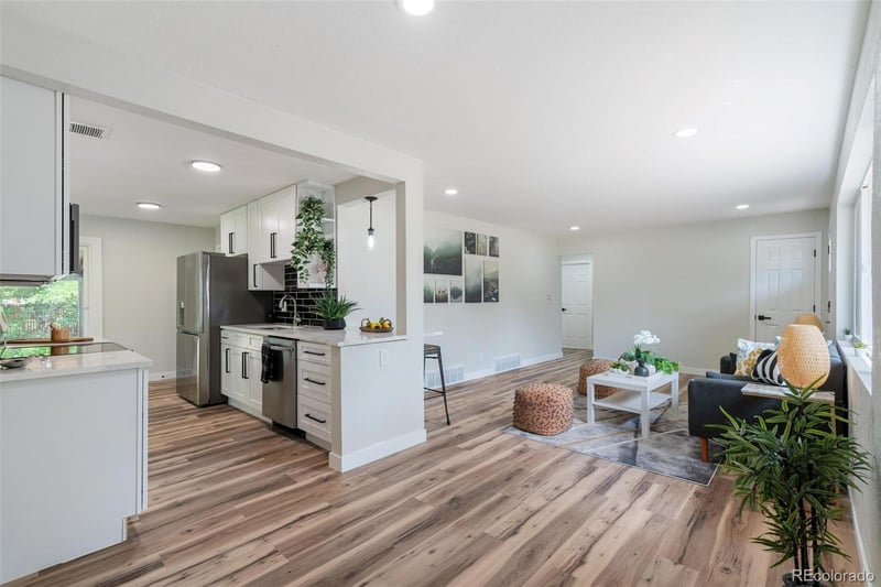 562 Lima St, Aurora, CO 80010
