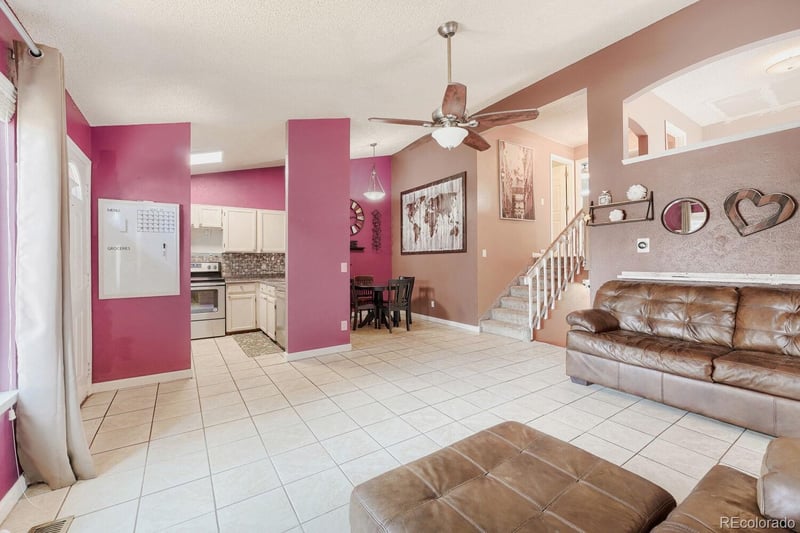 19073 16th Ave, Aurora, CO 80011