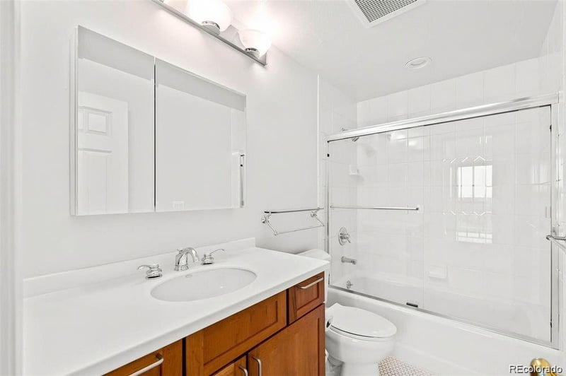 1900 Girard Pl #1007, Englewood, CO 80113