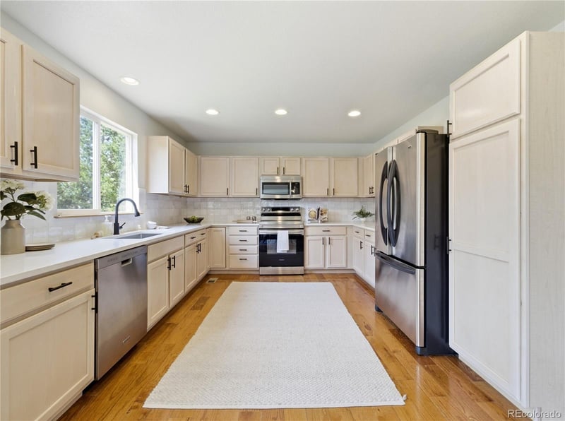 10024 Strathfield Ln, Littleton, CO 80126