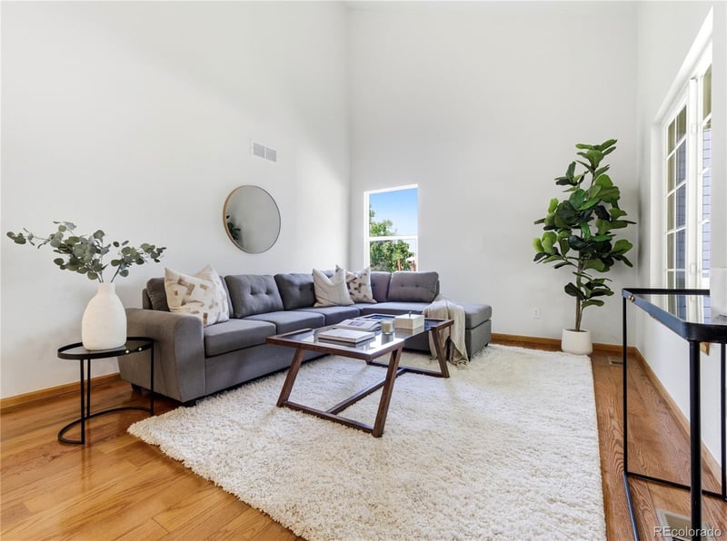 10024 Strathfield Ln, Littleton, CO 80126