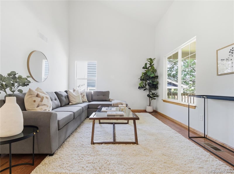 10024 Strathfield Ln, Littleton, CO 80126