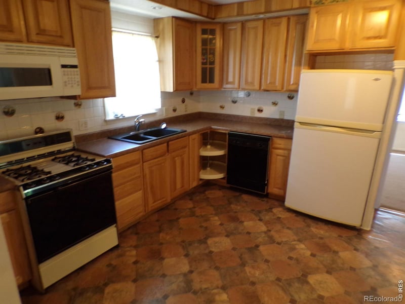 226 7th Ave, Sterling, CO 80751