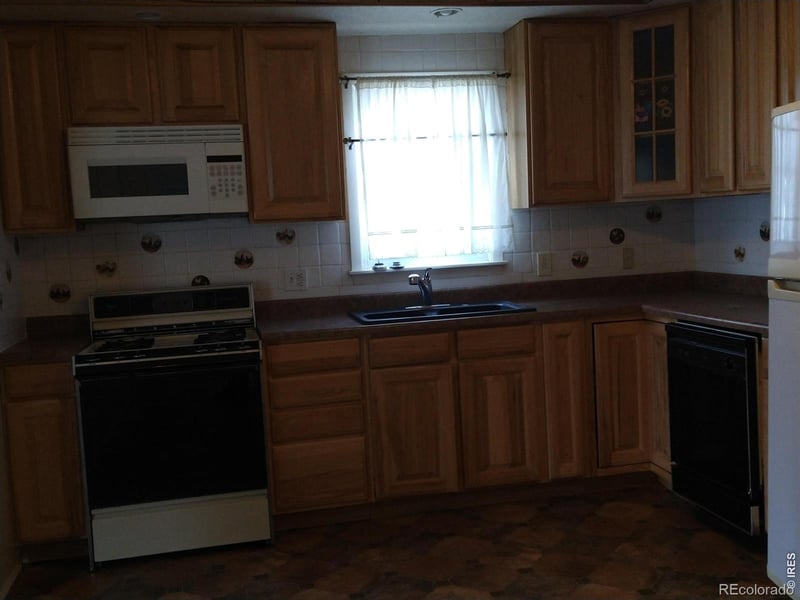 226 7th Ave, Sterling, CO 80751