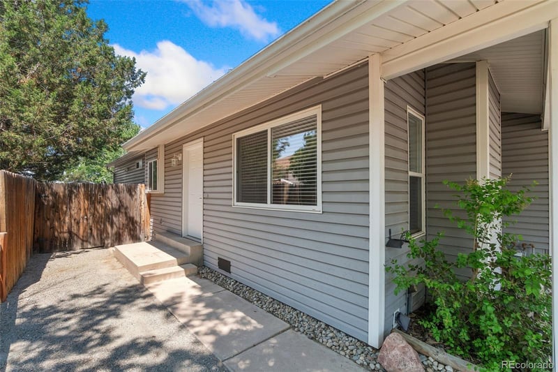 15421 Princeton Ave, Aurora, CO 80013