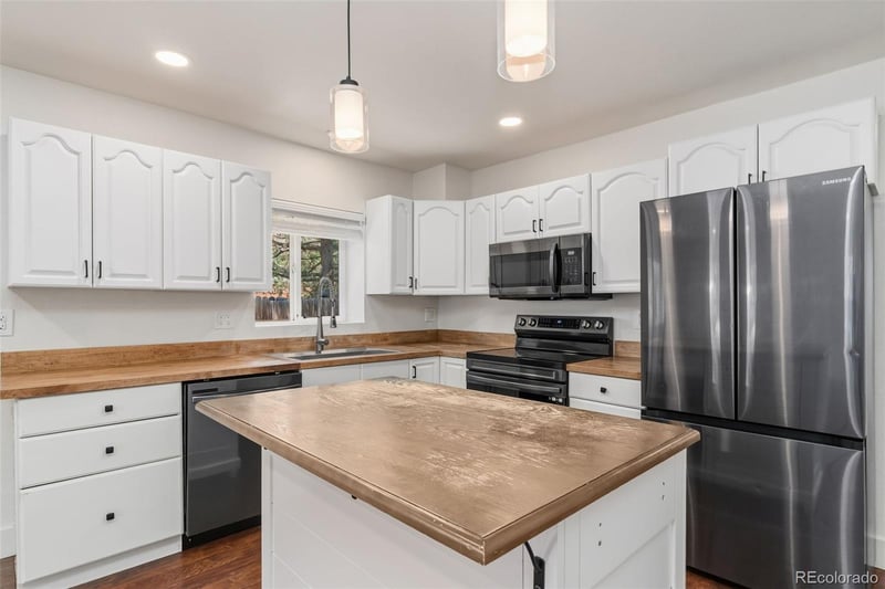 15421 Princeton Ave, Aurora, CO 80013