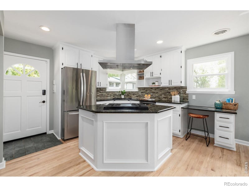 9525 W 11th Ave, Lakewood, CO 80215