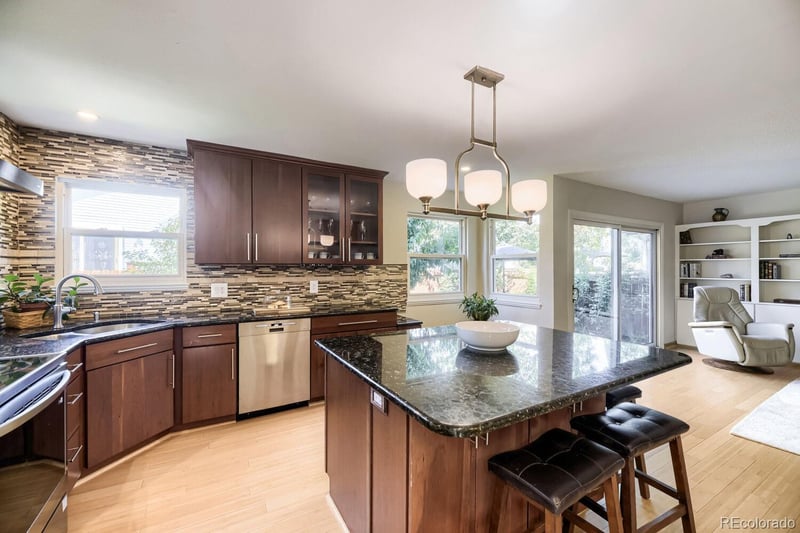 9033 W Wisconsin Ave, Lakewood, CO 80232