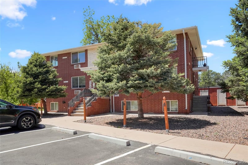 5955 Yukon St, Arvada, CO 80004