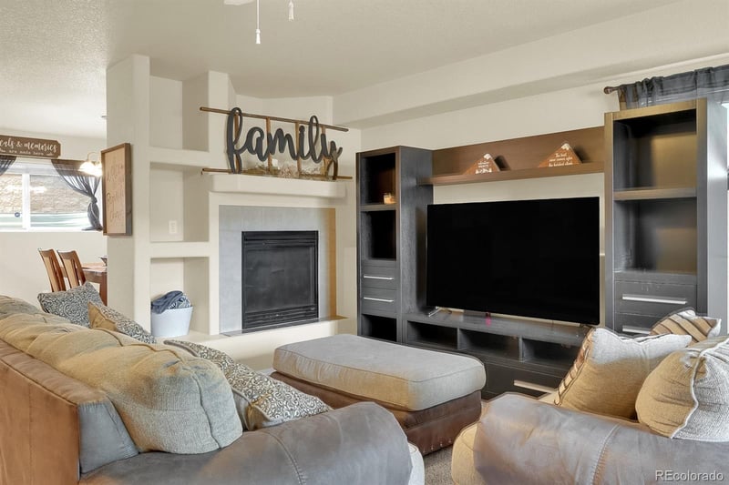 La Salle 2280 , Colorado Springs, CO 80909