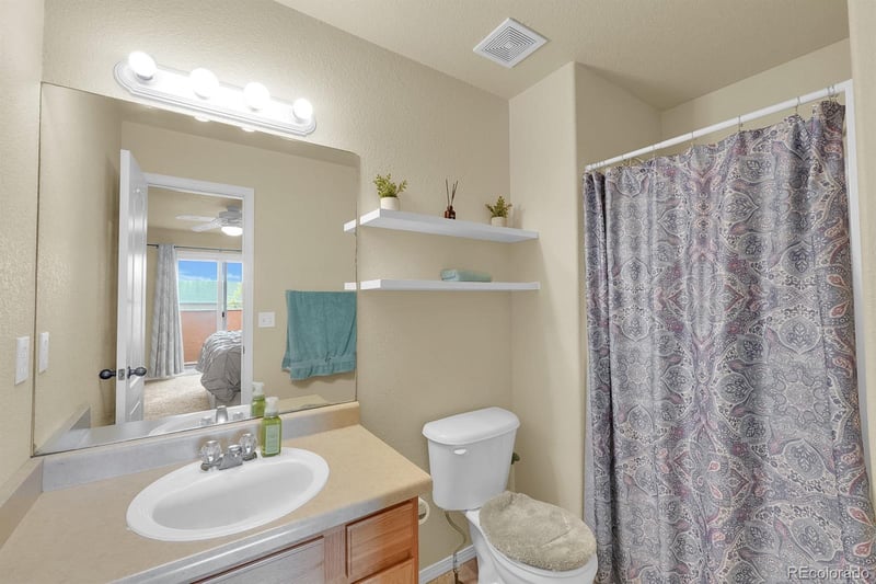 La Salle 2280 , Colorado Springs, CO 80909