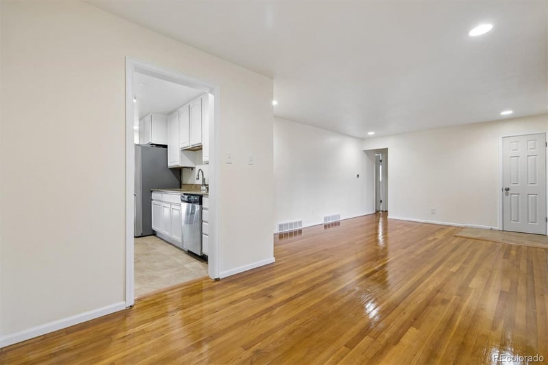 372 Lima St, Aurora, CO 80010