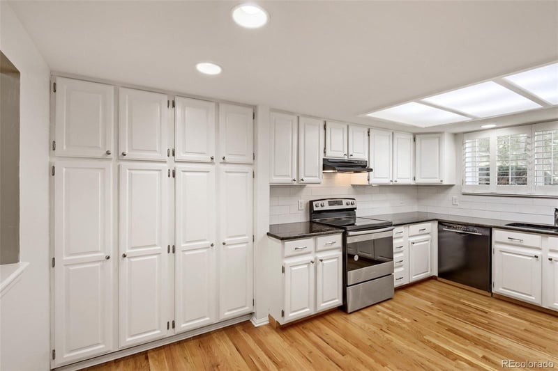 7662 S Monaco Cir, Englewood, CO 80112