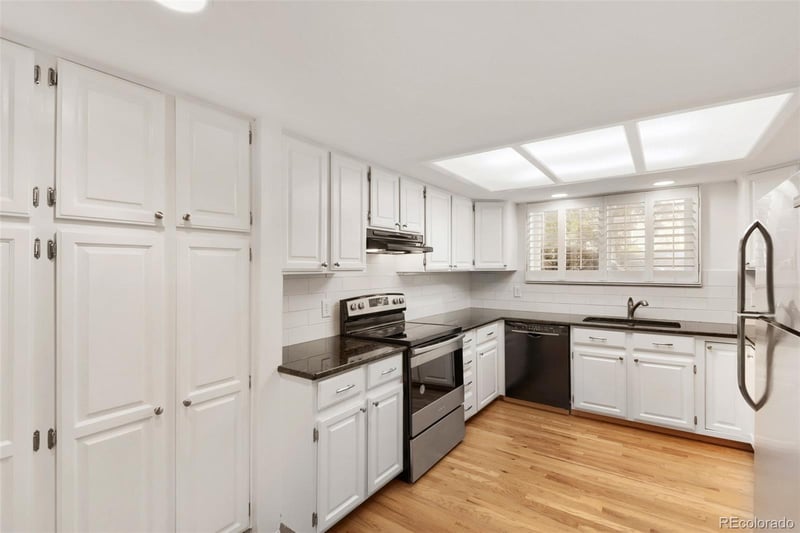 7662 S Monaco Cir, Englewood, CO 80112