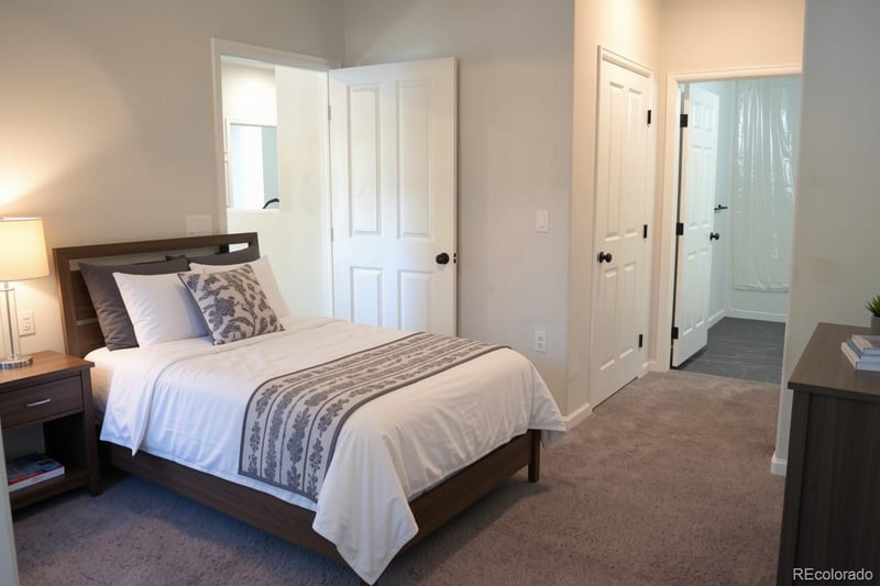 4085 S Crystal Cir #101, Aurora, CO 80014