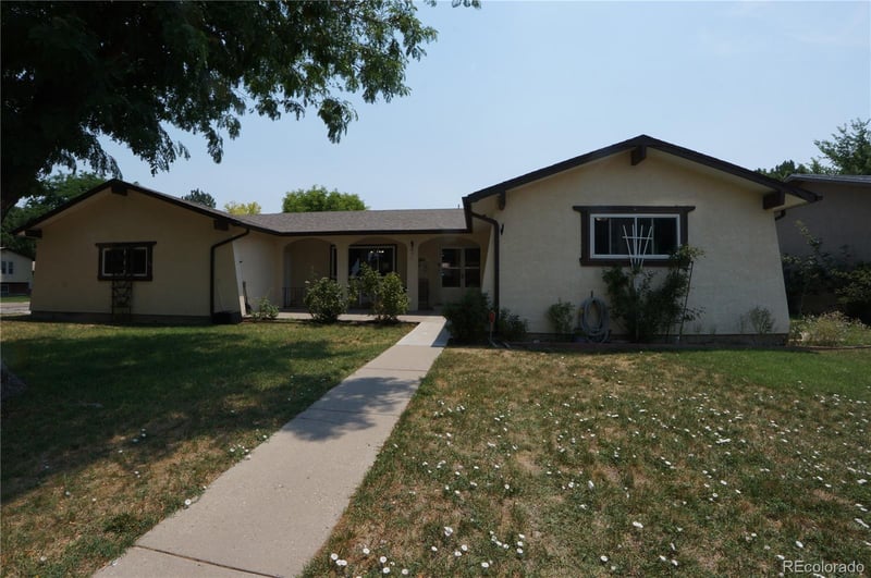 2 Verdosa Dr, Pueblo, CO 81005