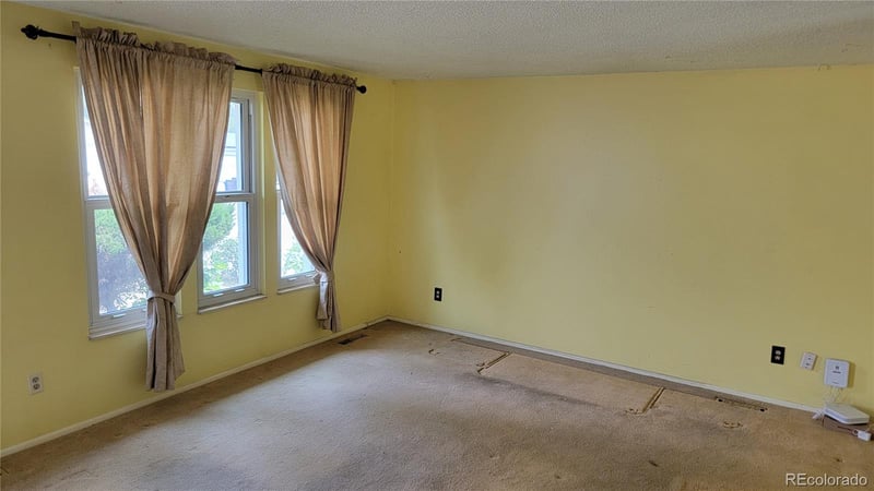 8443 Gray Ct, Arvada, CO 80003