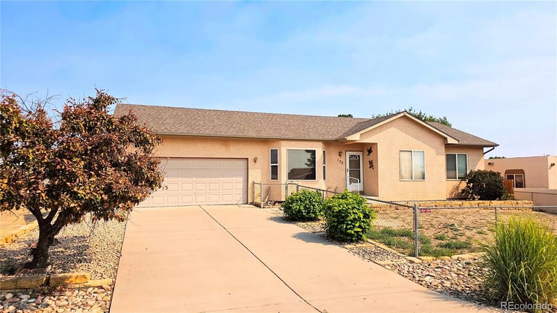 175 E Abarr Dr, Pueblo, CO 81007