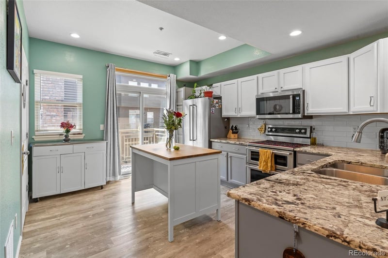 18727 Yale Cir #D, Aurora, CO 80013