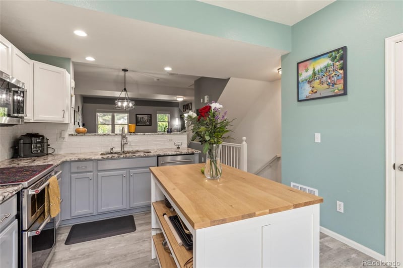 18727 Yale Cir #D, Aurora, CO 80013