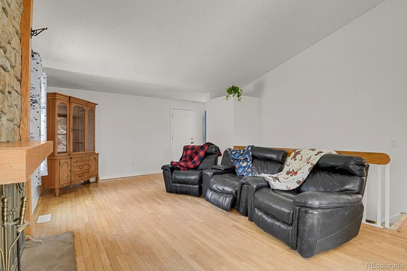 18937 Kent Cir, Aurora, CO 80013