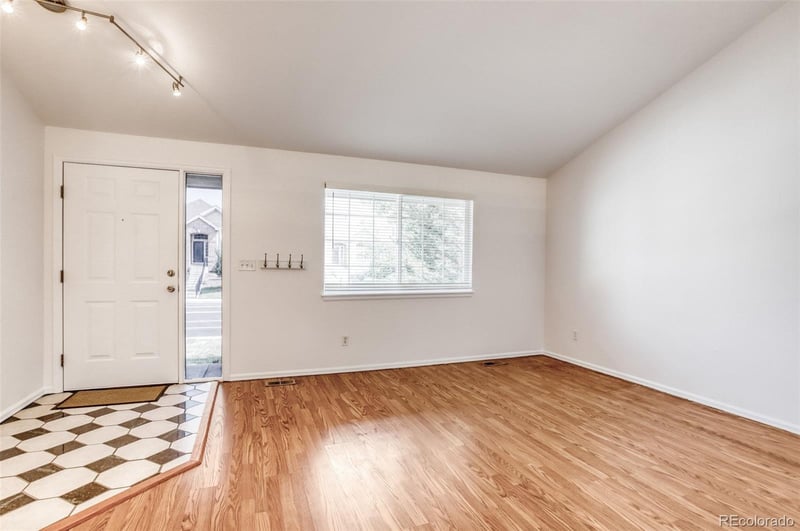 1633 Deerwood Dr, Longmont, CO 80504