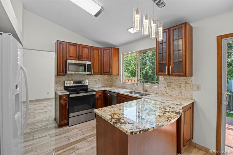 8725 Meadowlark Cir, Highlands Ranch, CO 80126