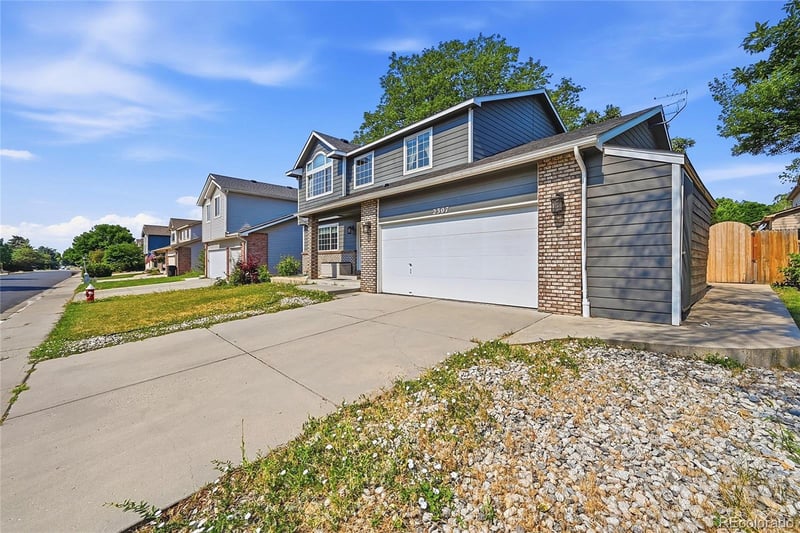 2307 Frontier St, Longmont, CO 80501