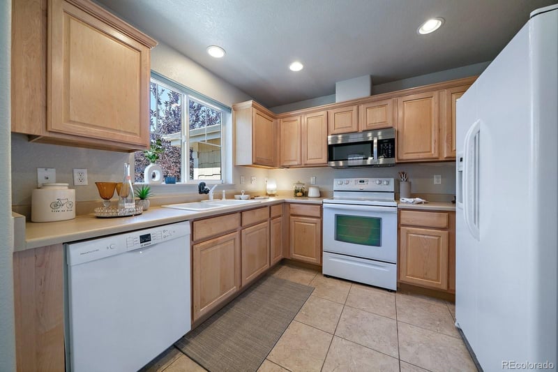 17313 E Kansas Pl, Aurora, CO 80017