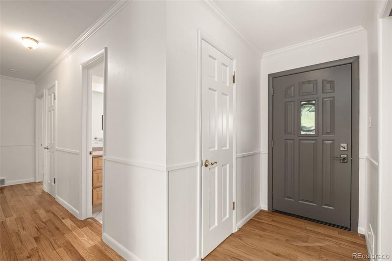 6944 S Lakeview St, Littleton, CO 80120