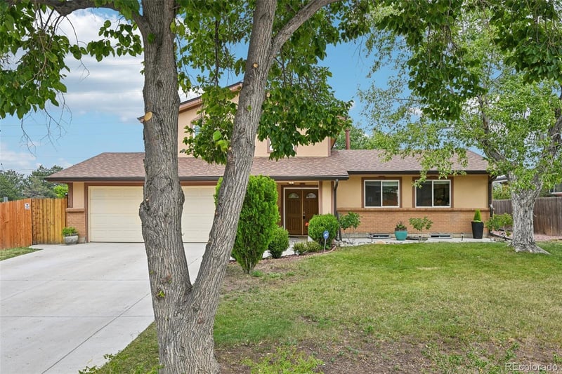 392 Zion St, Aurora, CO 80011