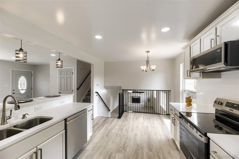 1026 Mobile St, Aurora, CO 80011