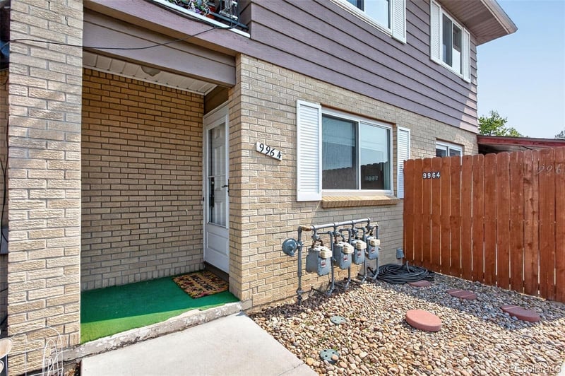 9964 Orangewood Dr, Denver, CO 80260