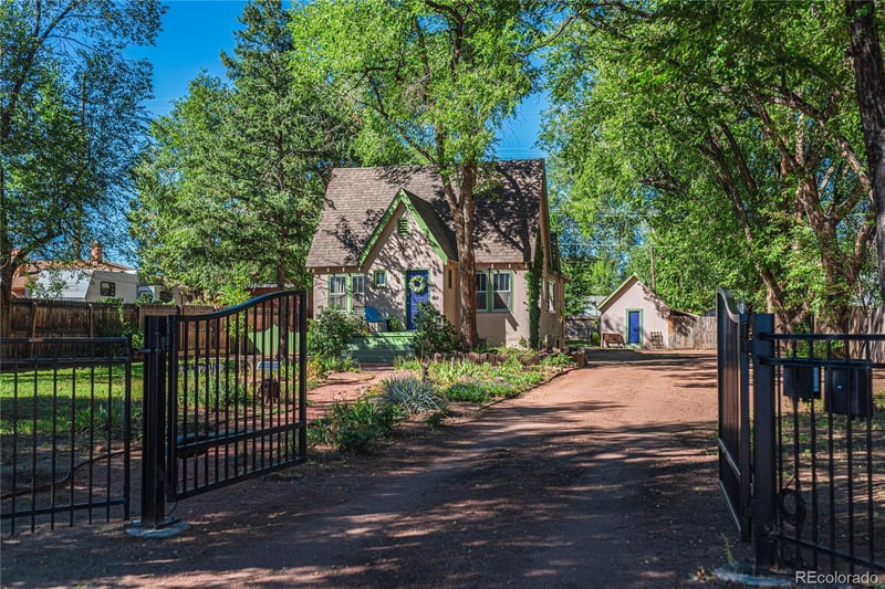 70 Cascade Ct, Colorado Springs, CO 80907
